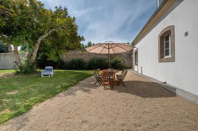 Jardin de l'établissement L'Annexe du Manoir - Vue mer