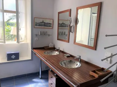 Cuisine ou kitchenette dans l'établissement Holiday Home in Terenez by the Lively Port