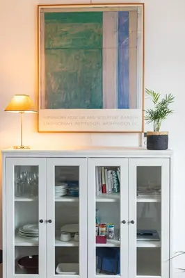 Bibliothèque dans l'appartement