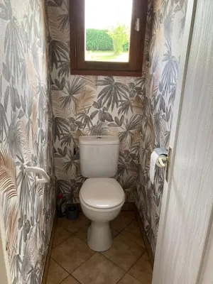 Salle de bains dans l'établissement Maison de campagne de plein pied.
