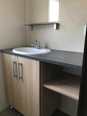 Cuisine ou kitchenette dans l'établissement MH-6 PERS-3 CH-2 SDB-lave vaisselle- WIFI GARANTIE - grande terrasse