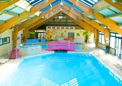 Piscine de l'établissement MH-6 PERS-3 CH-2 SDB-lave vaisselle- WIFI GARANTIE - grande terrasse ou située à proximité