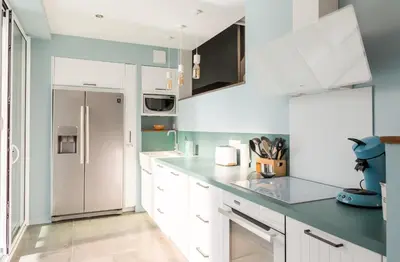 Cuisine ou kitchenette dans l'établissement Vacances Bigoudènes pour 6 !