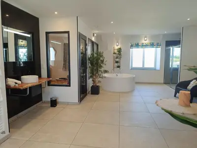 Salle de bains dans l'établissement Les Suites du Dossen