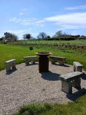 Jardin de l'établissement Au Dolmen de Kerhus 