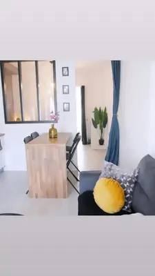 Coin salon dans l'établissement Joli studio dans le centre ville de Brest