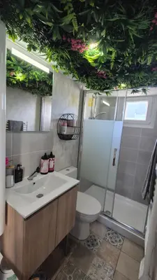 Salle de bains dans l'établissement LoveRoom le moutik du bord de mer avec SPA et sauna parking gratuit