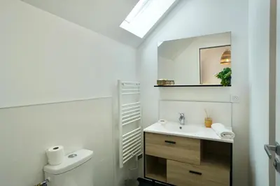 Salle de bains dans l'établissement Le perchoir *hyper centre * A 2 pas de la mer *