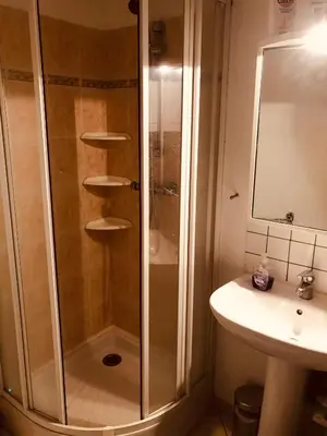 Salle de bains dans l'établissement appartements centre historique de morlaix