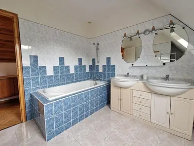 Salle de bains dans l'établissement Apartment in Bénodet near Sandy Beaches