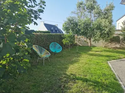 Jardin de l'établissement Maison de vacances proche des plages et du GR34