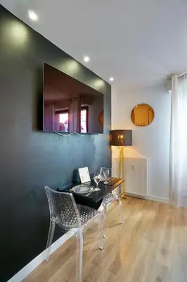 Coin salon dans l'établissement Modern stud’ *hyper centre* 50m de la mer*