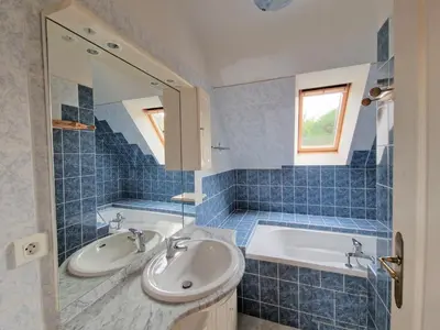 Salle de bains dans l'établissement Apartment in Bénodet near Sandy Beaches