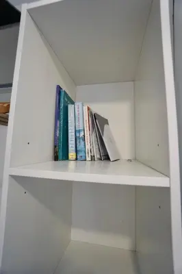 Bibliothèque dans l'appartement