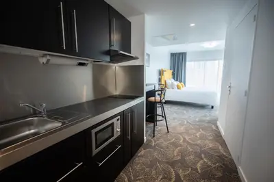 Cuisine ou kitchenette dans l'établissement Le Barracuda & Spa, pieds dans l'eau, vue mer, espace bien-être offert