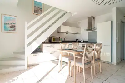 Cuisine ou kitchenette dans l'établissement Penn Odet - vue mer