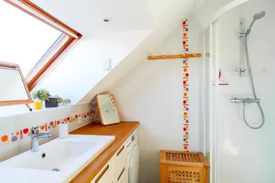 Salle de bains dans l'établissement Penn Odet - vue mer
