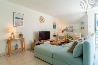 Télévision ou salle de divertissement dans l'établissement Penn Odet - vue mer