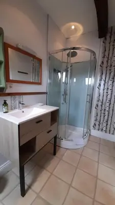 Salle de bains dans l'établissement The Place to B & B