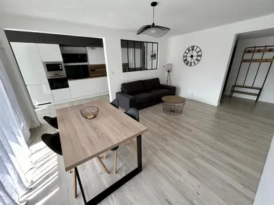 Cuisine ou kitchenette dans l'établissement Magnifique appartement à deux pas du centre ville!