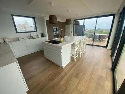 Cuisine ou kitchenette dans l'établissement Ty Dag - Grande Terre, front de mer et spa