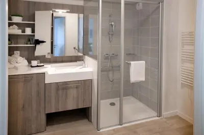Salle de bains dans l'établissement DOMITYS LA CALYPSO