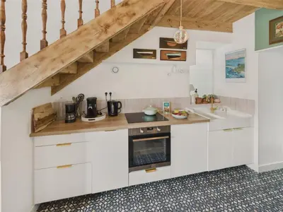 Cuisine ou kitchenette dans l'établissement Maison pour 4 classée 3 étoiles - Terrasse - Guilvinec
