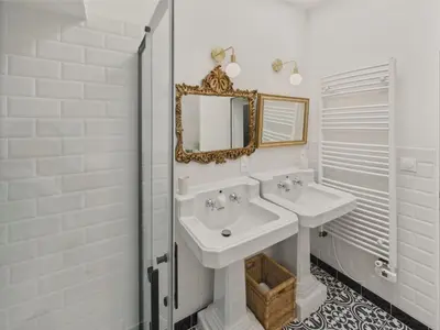 Salle de bains dans l'établissement Maison pour 4 classée 3 étoiles - Terrasse - Guilvinec