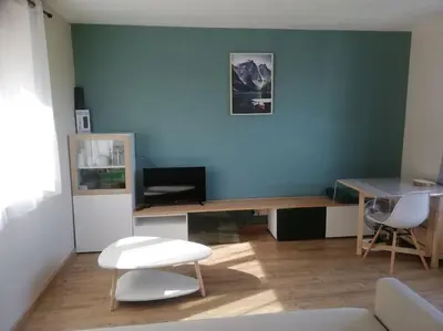 Télévision ou salle de divertissement dans l'établissement Jolie petite maison indépendante de plain-pied