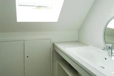Salle de bains dans l'établissement Holiday Home Morgat near Sandy Beach