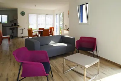 Coin salon dans l'établissement Holiday Home Morgat near Sandy Beach