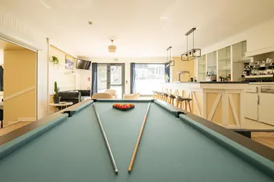Billard dans l'établissement Hôtel de la Mairie