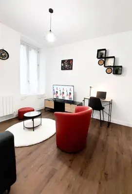 Coin salon dans l'établissement Beau T2 hypercentre à la cathédrale