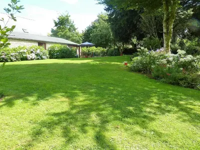 Jardin de l'établissement Stone House in Huelgoat, Brittany