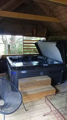 Plan de l'établissement Gîte - Les Pivoines - Les Jardins de Kerellec - 20min de la mer 4 à 6 personnes terrasse jacuzzi