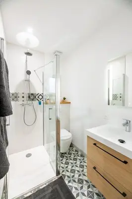 Salle de bains dans l'établissement LES NIDS DE SAINT MARC - centre-ville