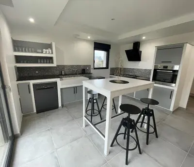 Cuisine ou kitchenette dans l'établissement Grand Gîte de Kergroas