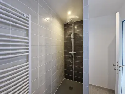 Salle de bains dans l'établissement Grand Gîte de Kergroas