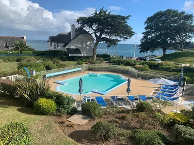 Piscine de l'établissement Les Voiles Blanches ou située à proximité