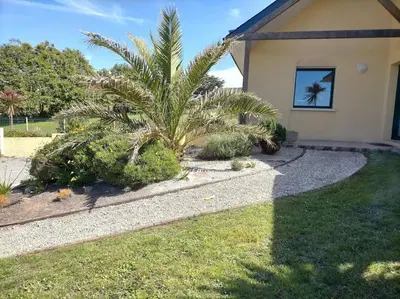 Jardin de l'établissement Maison du phare.