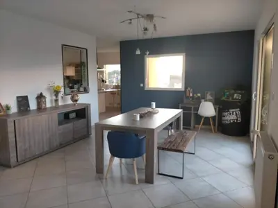 Cuisine ou kitchenette dans l'établissement Maison du phare.