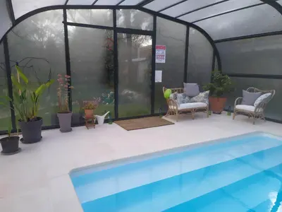 Piscine de l'établissement Le Manoir de Kérofil ** Gîte et chambres d'hôtes ** ou située à proximité