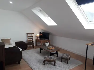 Télévision ou salle de divertissement dans l'établissement STAYHOME BZH - Vue sur les étoiles