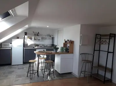 Cuisine ou kitchenette dans l'établissement STAYHOME BZH - Vue sur les étoiles