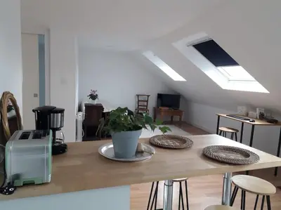 Coin salon dans l'établissement STAYHOME BZH - Vue sur les étoiles