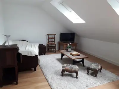 Télévision ou salle de divertissement dans l'établissement STAYHOME BZH - Vue sur les étoiles