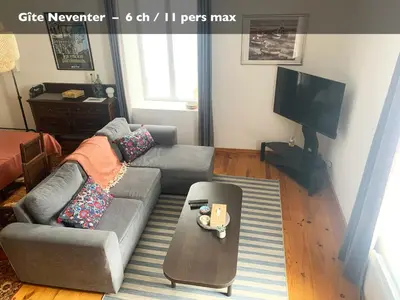 Télévision ou salle de divertissement dans l'établissement Les Gîtes du Manoir de Keryvon