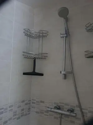 Salle de bains dans l'établissement Charmante longère près des côtes Finistériennes