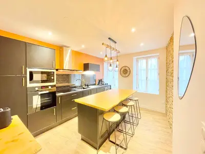 Cuisine ou kitchenette dans l'établissement LE SALLÉ - Confort - Wifi - Centre Historique - Entrée Autonome