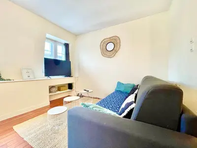 Télévision ou salle de divertissement dans l'établissement Brest Centre - Appartements - Le Vauban - Lumineux - Centre Ville - Proche Boutiques et Restaurants
